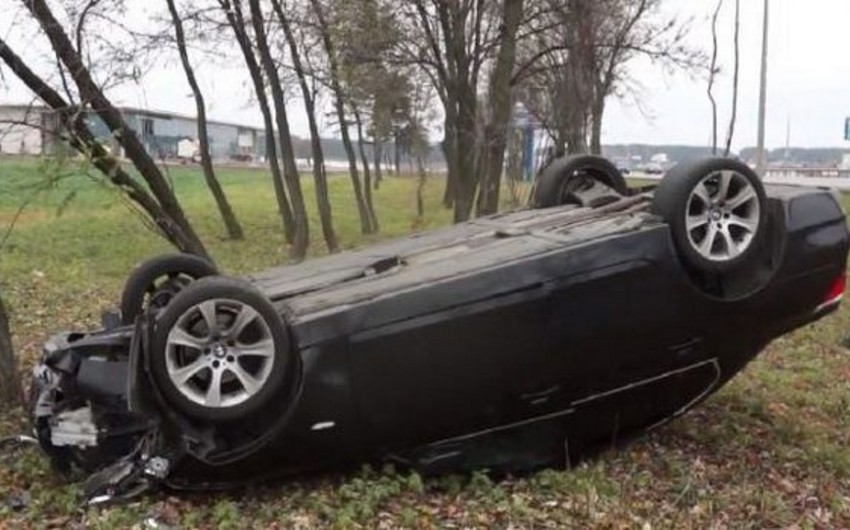Qusarda mikroavtobus aşıb, xəsarət alanlar var