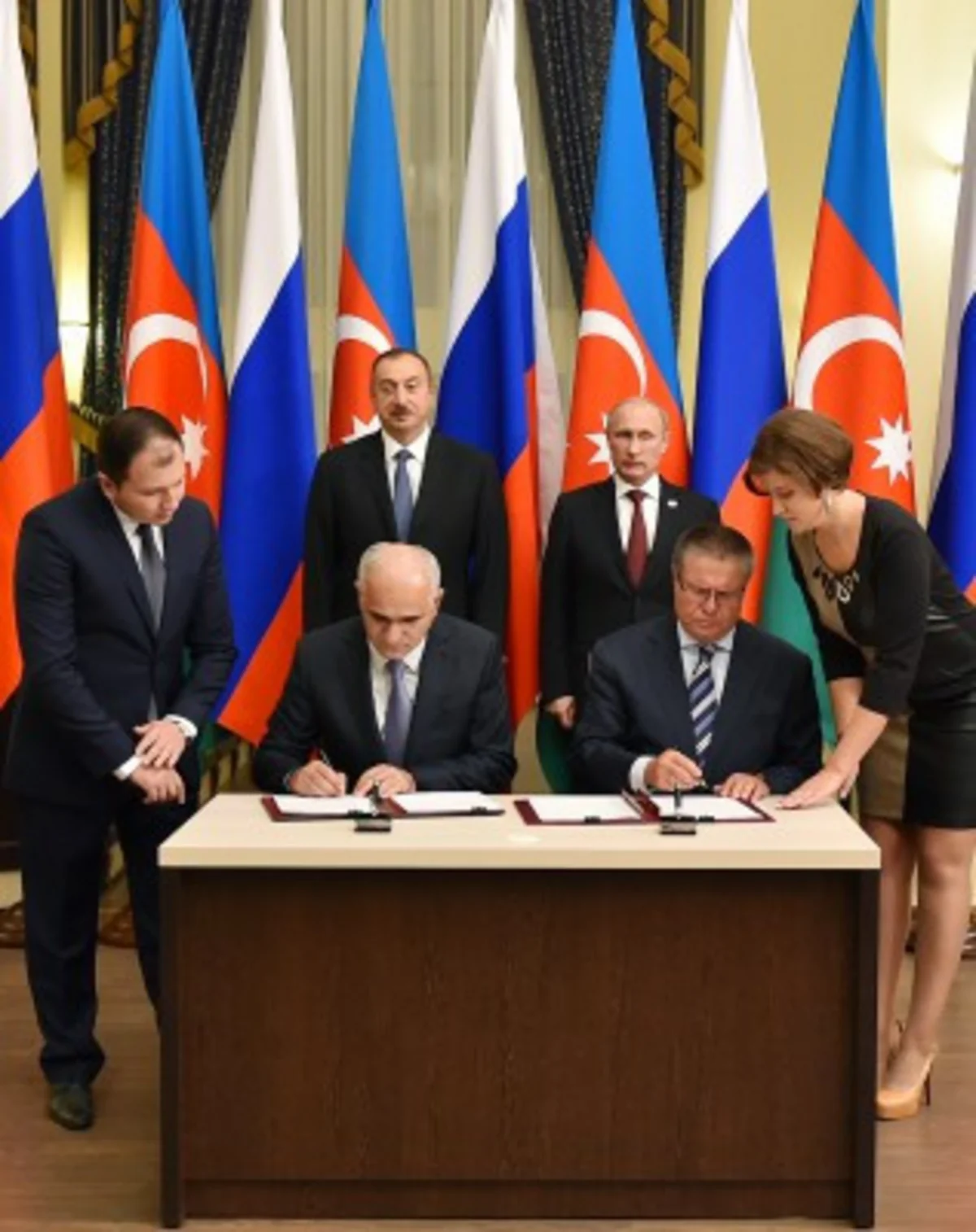 ​Azərbaycan və Rusiya hökumətləri arasında sənəd imzalanıb