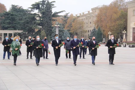 Gəncədə ümummilli lider Heydər Əliyevin xatirəsi yad edilib