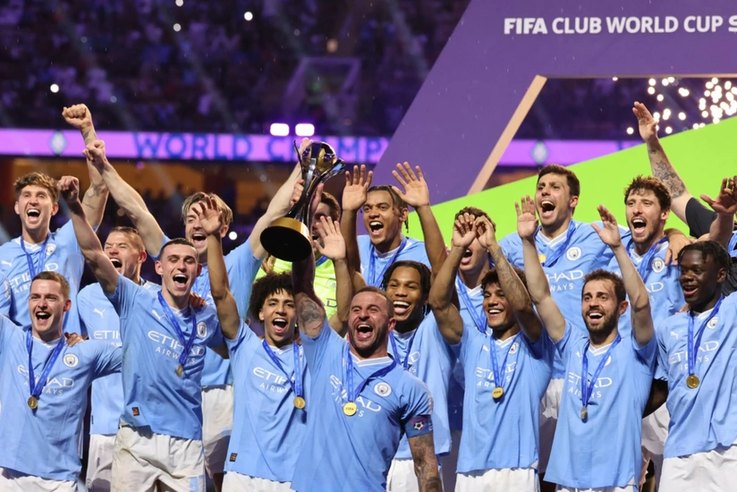 Bir təqvim ilində 5 və daha çox kubok qazanan klublar - SİYAHI