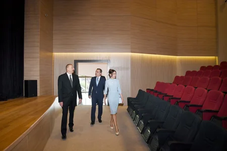 Prezident İlham Əliyev Bakıda Heydər Əliyev adına Müasir Təhsil Kompleksinin yeni binasının açılışında iştirak edib - YENİLƏNİB