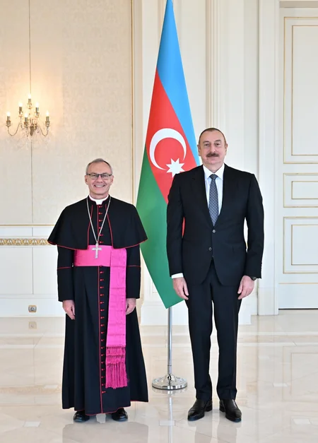 İlham Əliyev Vatikanın yeni səfirinin etimadnaməsini qəbul edib - YENİLƏNİB