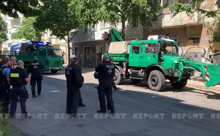 Berlində polislə vətəndaşlar arasında qarşıdurma olub