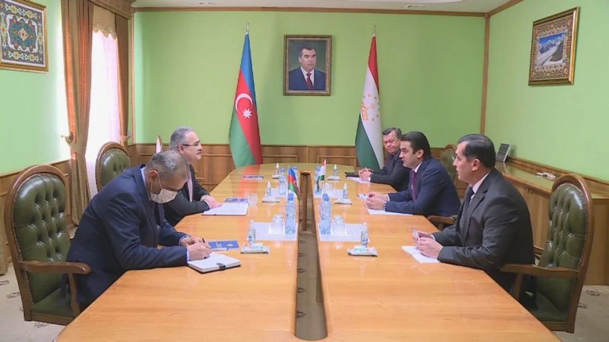Azərbaycan səfiri Emoməli Rəhmonun oğlu ilə görüşüb