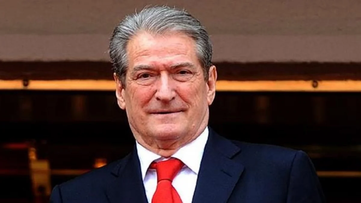 Albaniyanın keçmiş baş naziri ev dustaqlığına məhkum edilib