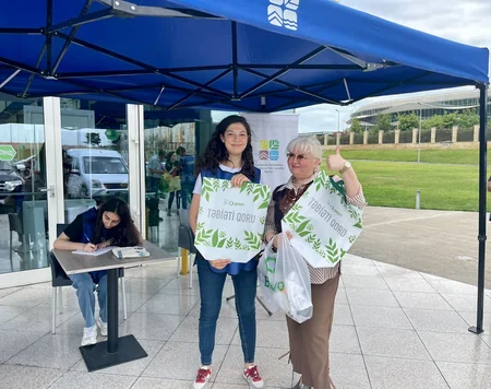 Bakıda “Plastik butulkanı ekoçantaya dəyiş” aksiyası keçirilib 