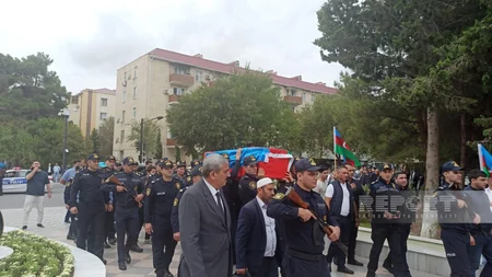 Ermənilərin mina terrorunda həlak olan polis serjantı Sumqayıt Şəhidlər xiyabanında dəfn edilib - YENİLƏNİB