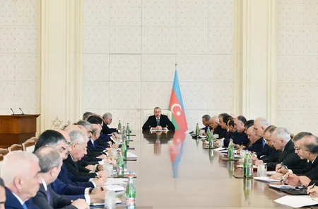Prezident İlham Əliyevin sədrliyi ilə Nazirlər Kabinetinin iclası keçirilib