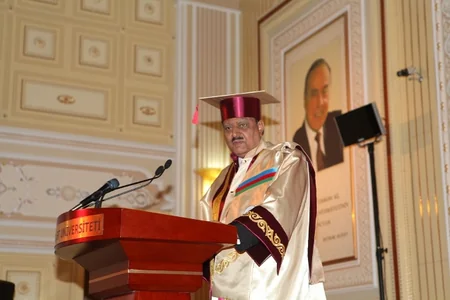 Pakistan prezidentinə BDU-nun fəxri doktoru diplomu təqdim olunub - FOTO