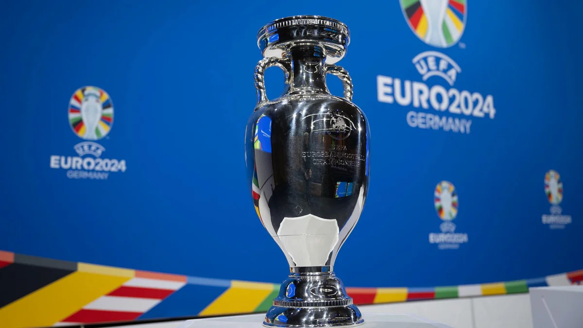 Bu gün futbol üzrə XVII Avropa çempionatı start götürür