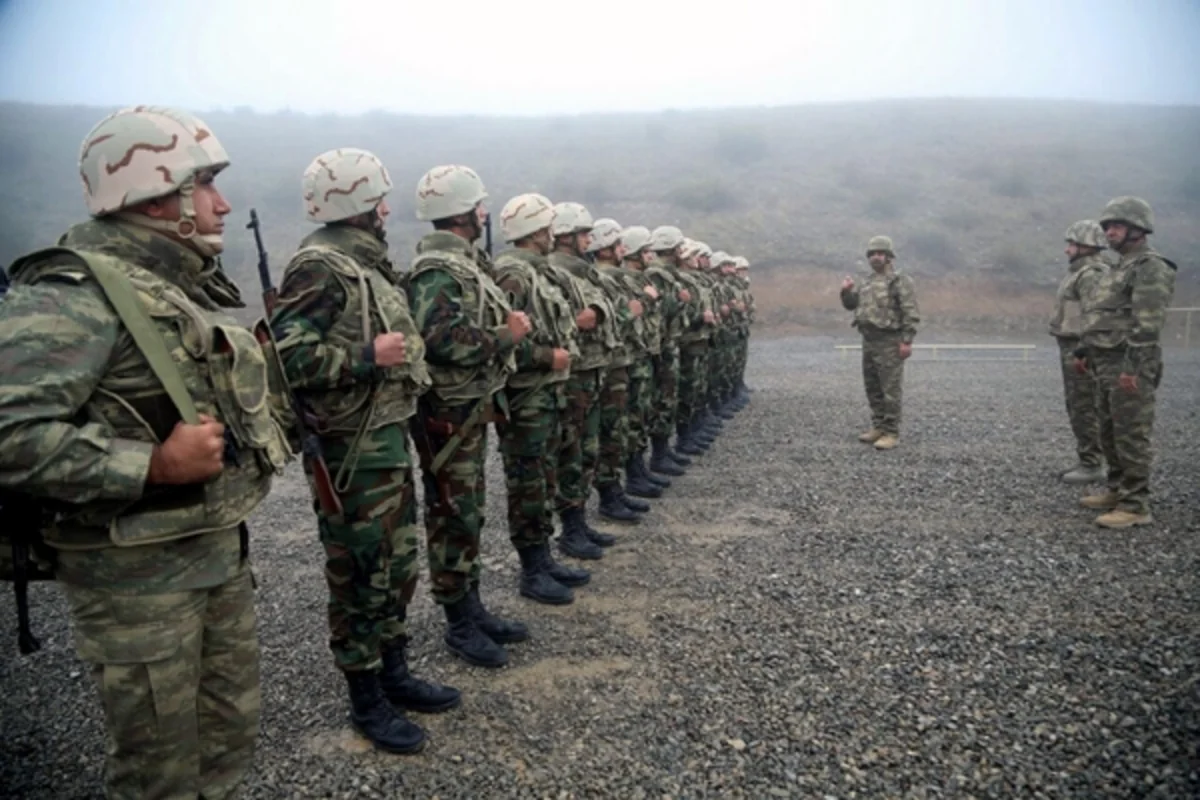 Министр обороны Азербайджана высоко оценил боевой дух и уровень морально-психологической подготовки военнослужащих