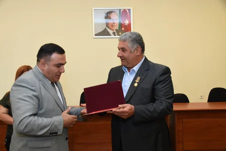 Azad Rəhimov aprel döyüşlərində iştirak etmiş zabitlərlə görüşüb
