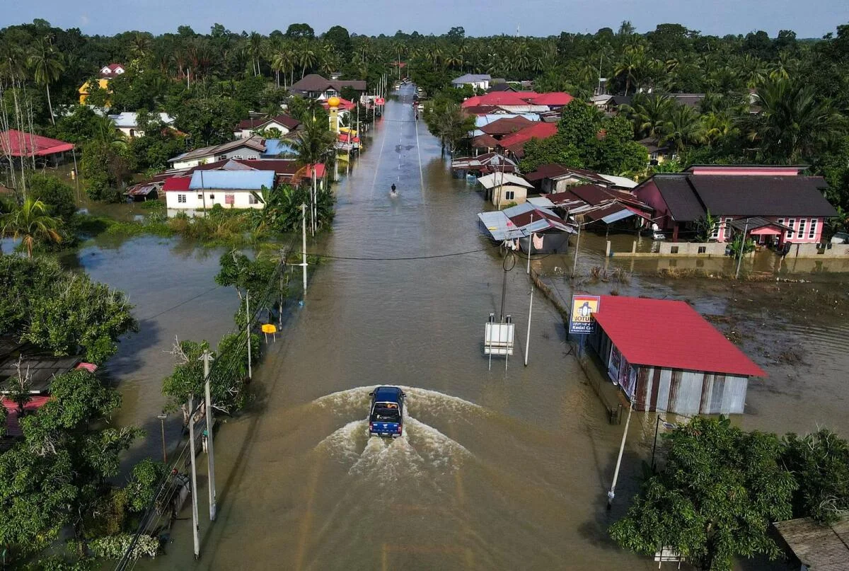Thailand, Malaysia brace for fresh wave of floods as water levels ease