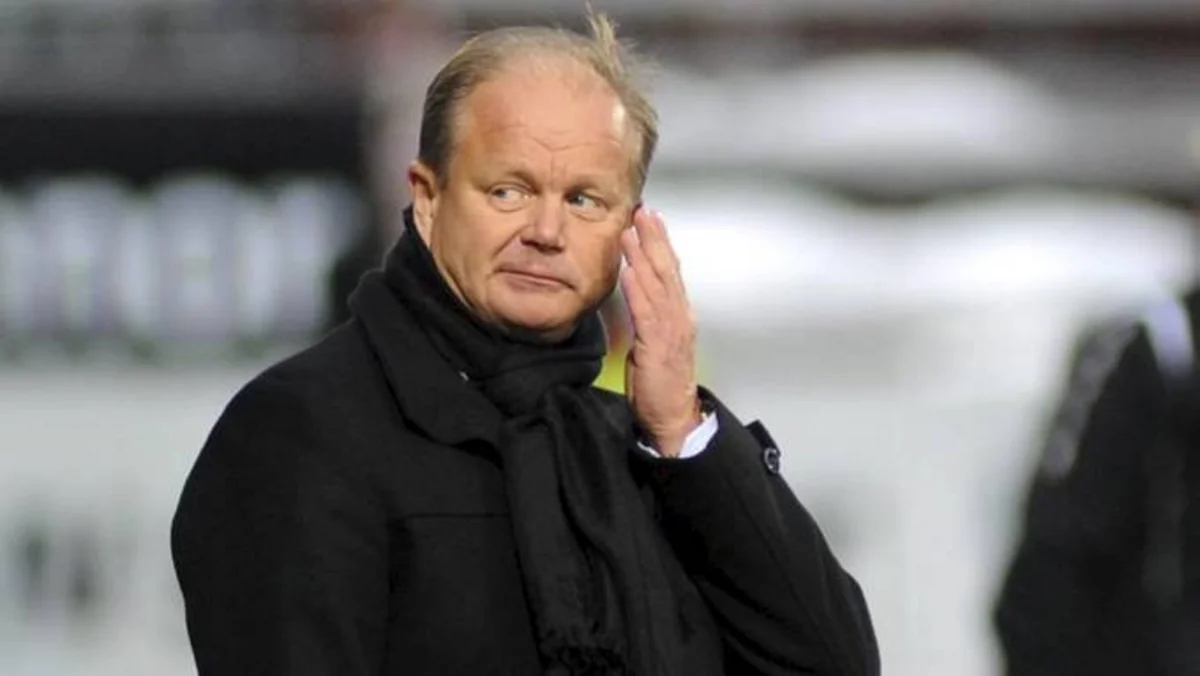 Norveç millisinin baş məşqçisi azərbaycanlı jurnalistlərə hörmətsizlik edib