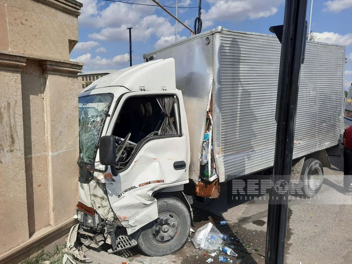Kürdəmirdə yol qəzası olub, 2 nəfər xəsarət alıb