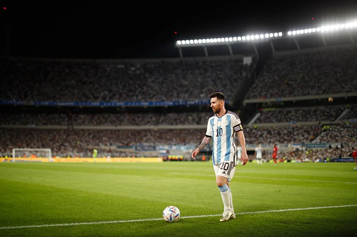Futbol üzrə bütün zamanların rəmzi komandası açıqlanıb