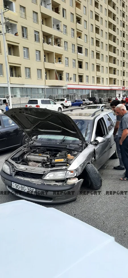 Abşeronda üç avtomobil toqquşdu, xəsarət alanlar var - VİDEO