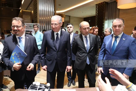 Ulu öndərin 100 illik yubileyinə həsr olunan simpozium keçirilib