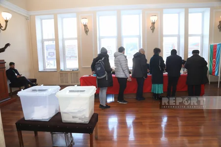 Bakıda prezident seçkiləri: aktivlik günün ikinci yarısında da davam edir - FOTOREPORTAJ