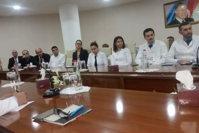 İsrail həkimləri azərbaycanlı həmkarlarına seminar keçir
