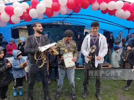 Qaxın Əmbərçay kəndində Novruz şənliklərində at yarışları keçirilib