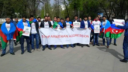 Azərbaycanlı tələbələr Moldovada nümayiş keçiriblər