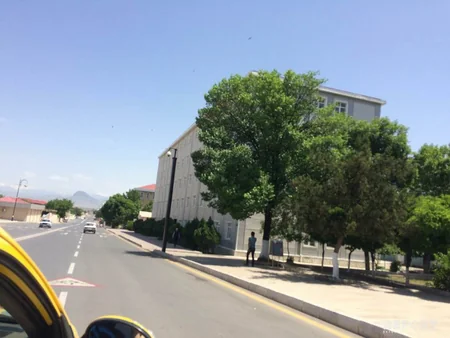Naxçıvan finalı: Məzarsız türbə, uniformalı taksi sürücüləri və afrikalı ofisiant - REPORTAJ