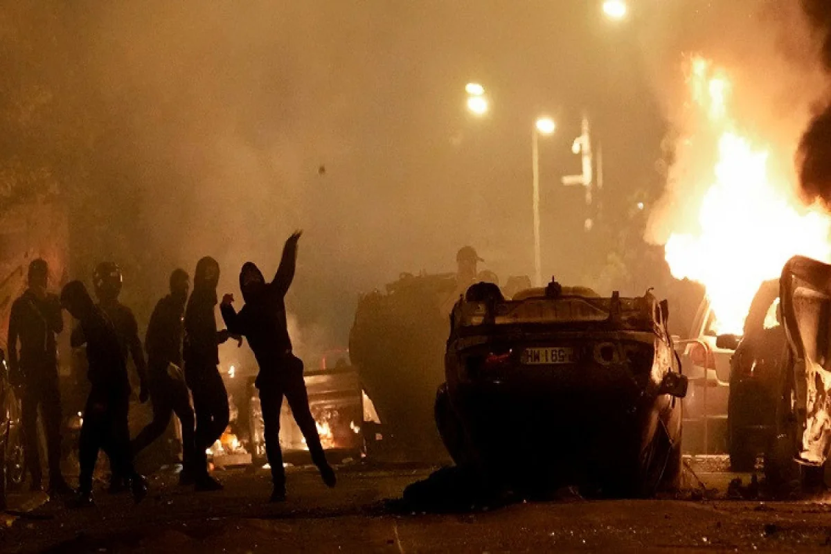More than 700 people handed prison sentences over French riots