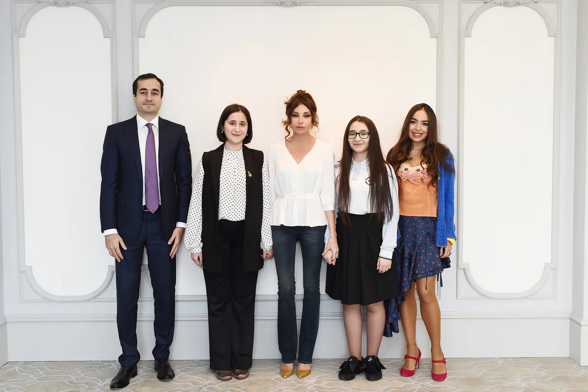 First VP Mehriban Aliyeva meets with young inventors