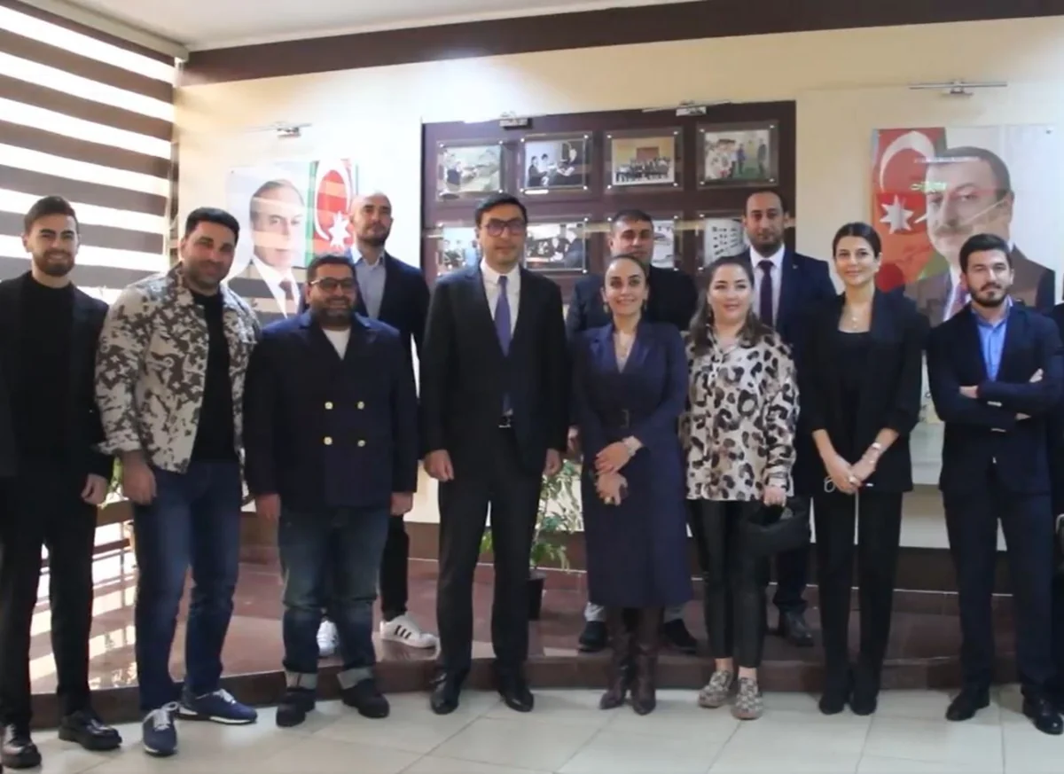Fərid Qayıbov bloqerlərlə görüşüb