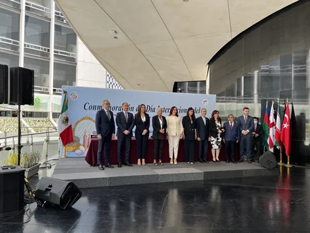 Meksika senatorlarına Azərbaycan mədəniyyəti, tarixinə aid materiallar nümayiş etdirilib