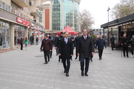 Gəncədə qanunsuz küçə ticarəti ilə bağlı reyd keçirilib