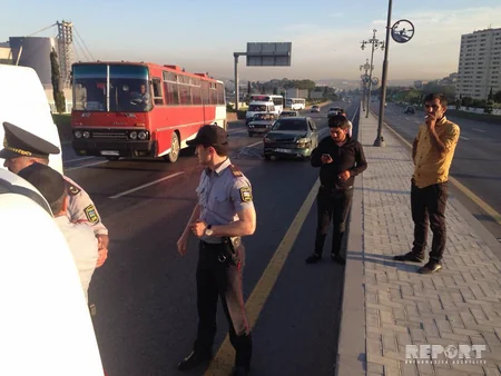 Bakıda yuxulu sürücü avtomobili PPX maşınına vurub - FOTO