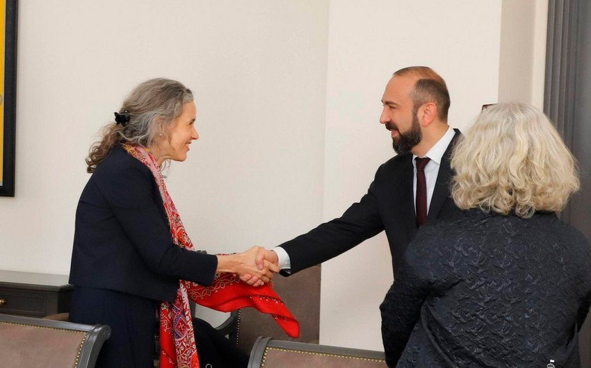 Mirzoyan Aİ nümayəndəsi ilə Azərbaycanla normallaşma prosesindən danışıb