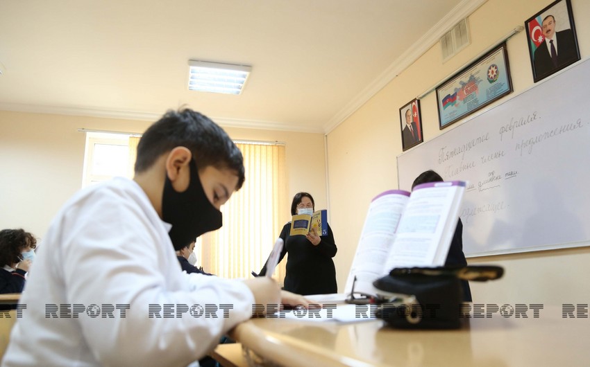 Azərbaycanda şagirdlərin yerdəyişməsi dayandırılıb
