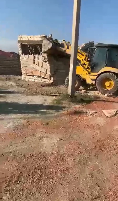 Abşeronda qanunsuz tikili sökülüb