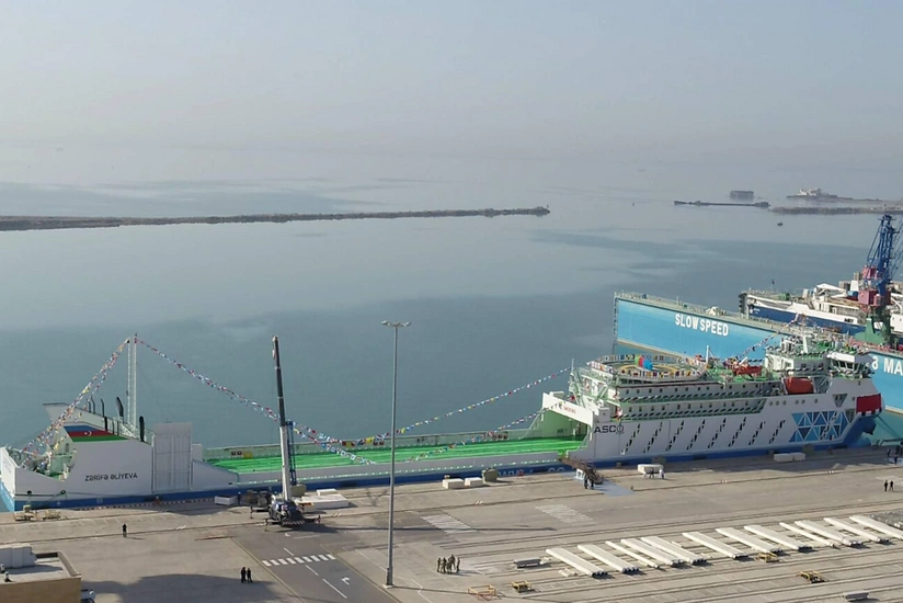 Qazaxıstanda 1000-ə yaxın maşının bərə ilə Azərbaycana göndərilməsi gecikir