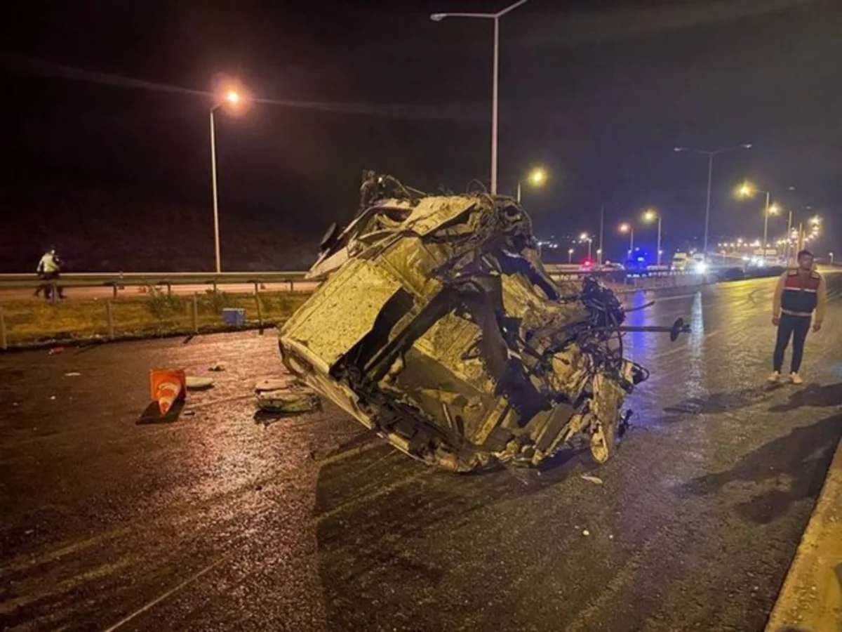 Тяжелое ДТП в Турции, погибли 3 человека, еще 11 получили ранения