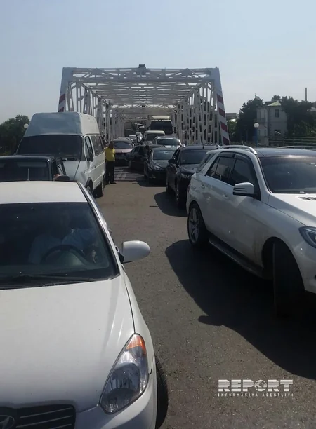 ​На азербайджано-российской границе возникла огромная пробка - ФОТО