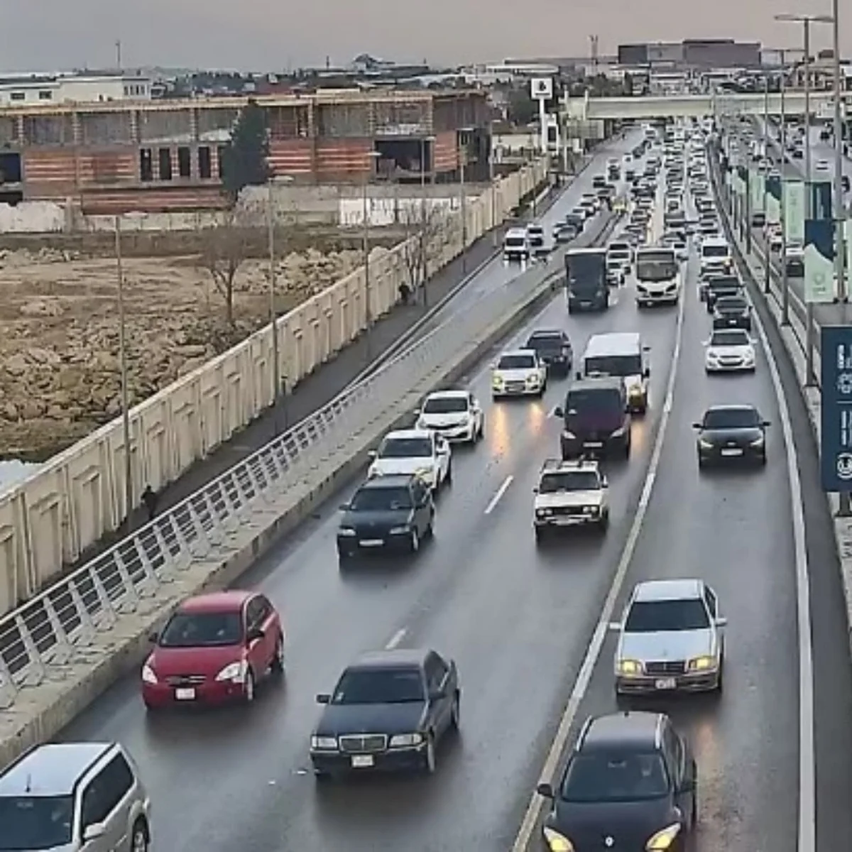 Bakıda tıxac olan yollar açıqlanıb - SİYAHI