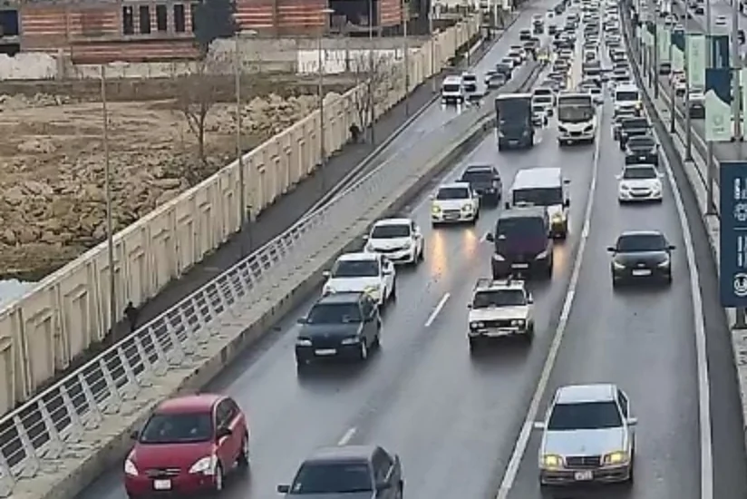 Bakıda tıxac olan yollar açıqlanıb - SİYAHI