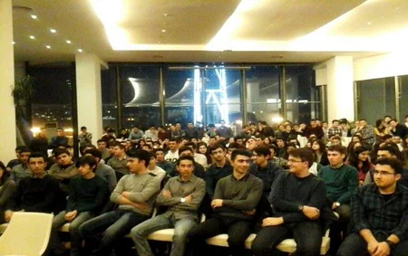 ​SOCAR prezidenti Bakı Ali Neft Məktəbinin tələbələri ilə görüşüb