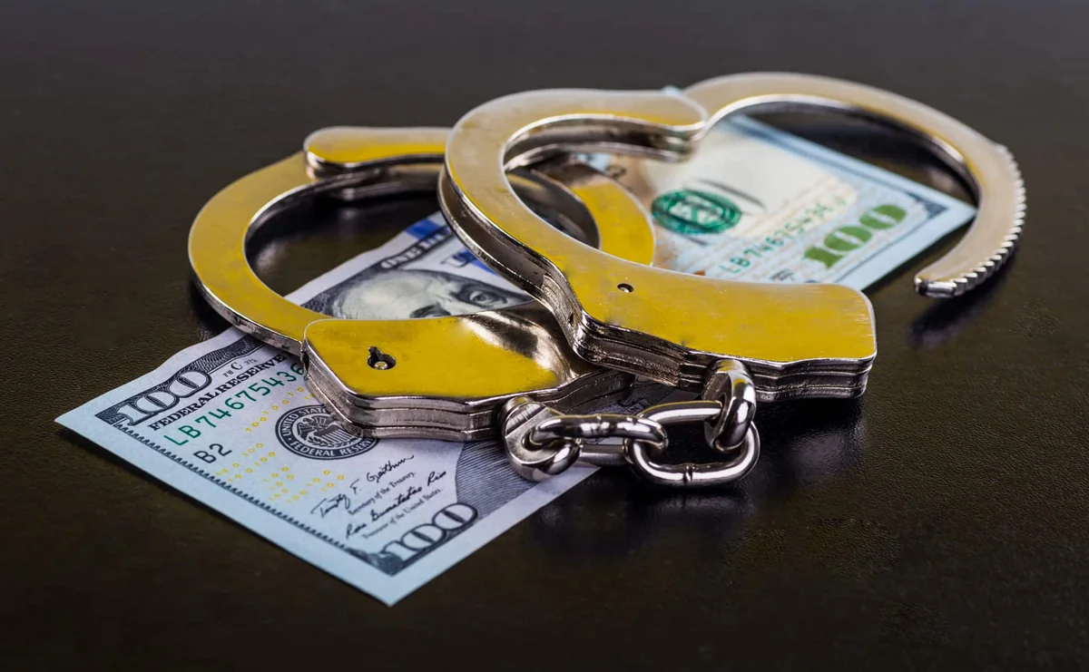 Türkiyə vətəndaşı Gürcüstanda külli miqdarda saxta dollarla saxlanılıb
