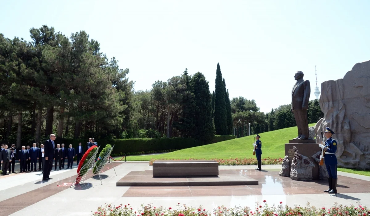 Turkish President Recep Tayyip Erdogan visits tomb of Great Leader Heydar Aliyev