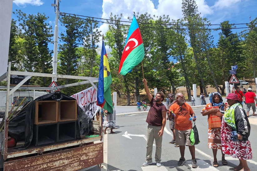Protest against France in New Caledonia, Azerbaijani flags waved
