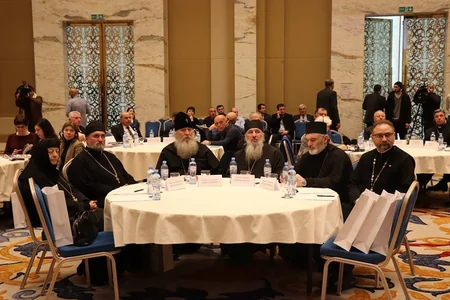 Tbilisidə Gürcüstanın dini müxtəlifliyini əks etdirən foto albom təqdim olunub