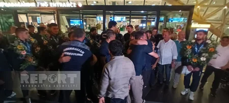Avropa çempionu olan güləşçilərimiz Vətənə qayıdıblar