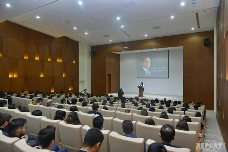 YAP-da ümummilli lider Heydər Əliyevin anım mərasimi keçirilib