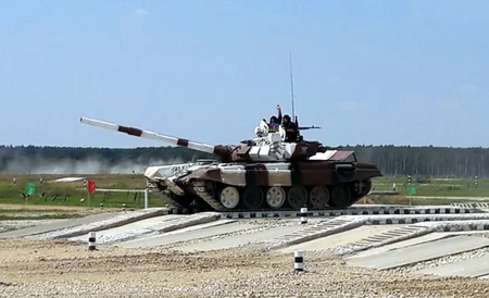 ​Azərbaycan tankçıları Tank biatlonu yarışlarında yarımfinala vəsiqə qazanıb - FOTO