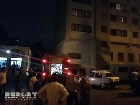 Binəqədidəki yanan binada yanğın olub - FOTO